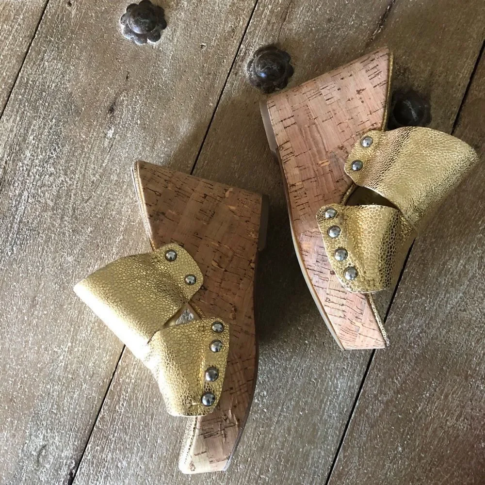 Nine West good gold